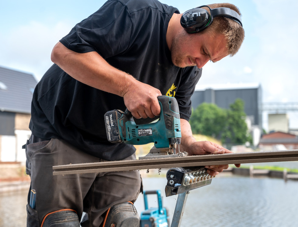 De beste hovenier van Drachten met professioneel tuingereedschap