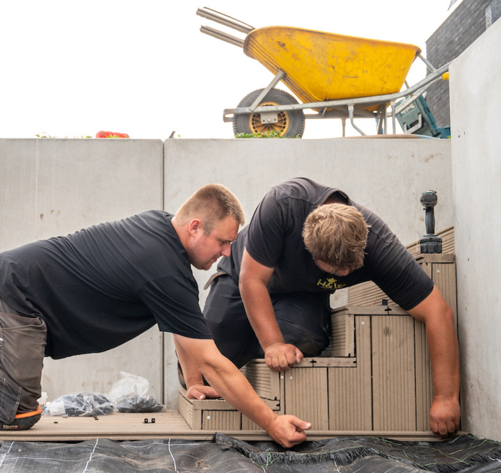 Terras leggen door beste hovenier Drachten